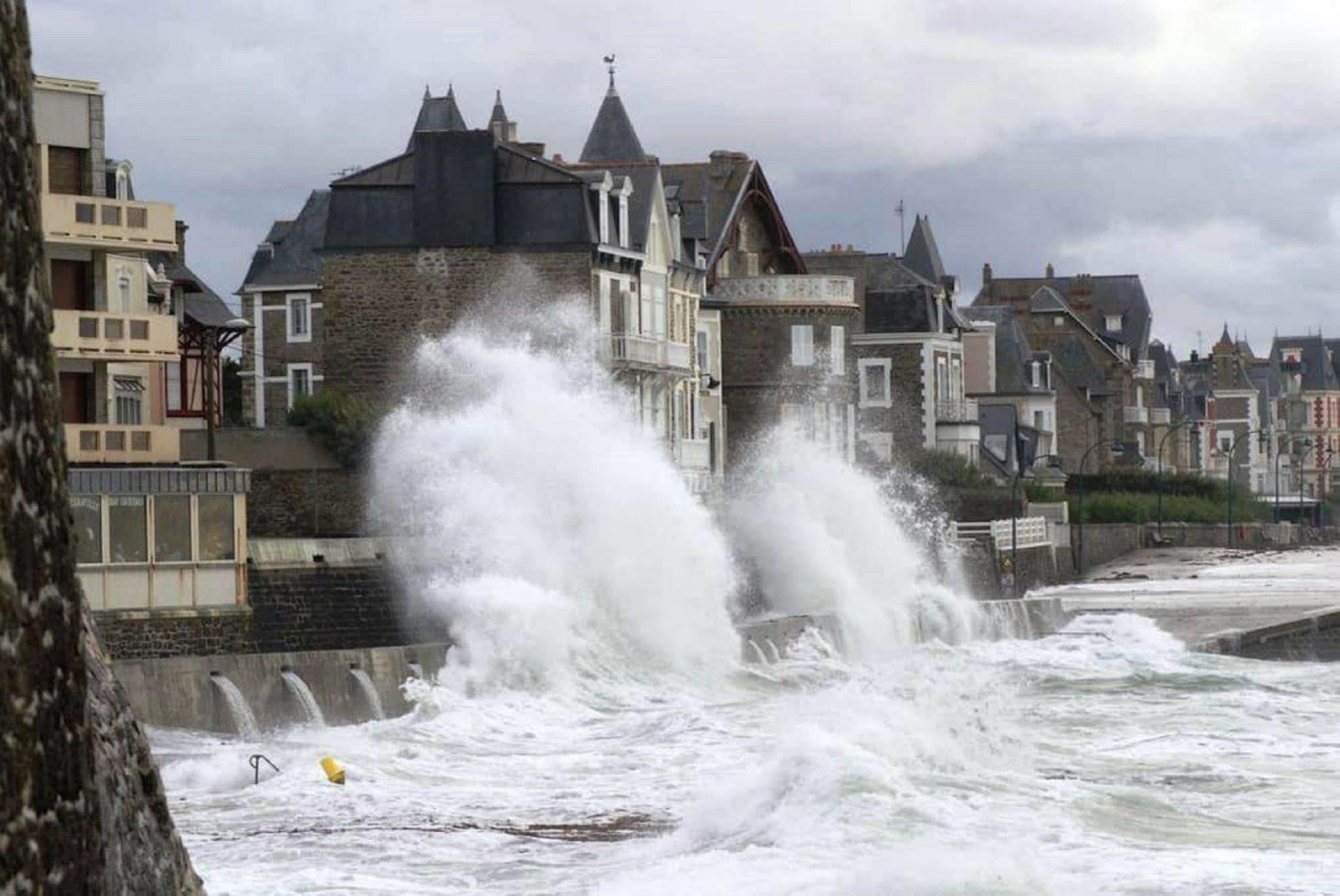 Appartement Saint Malo Vue Sur Mer Et Sur Intra Muros, Ferry, Plage Et Commerces A 50 M Eksteriør bilde